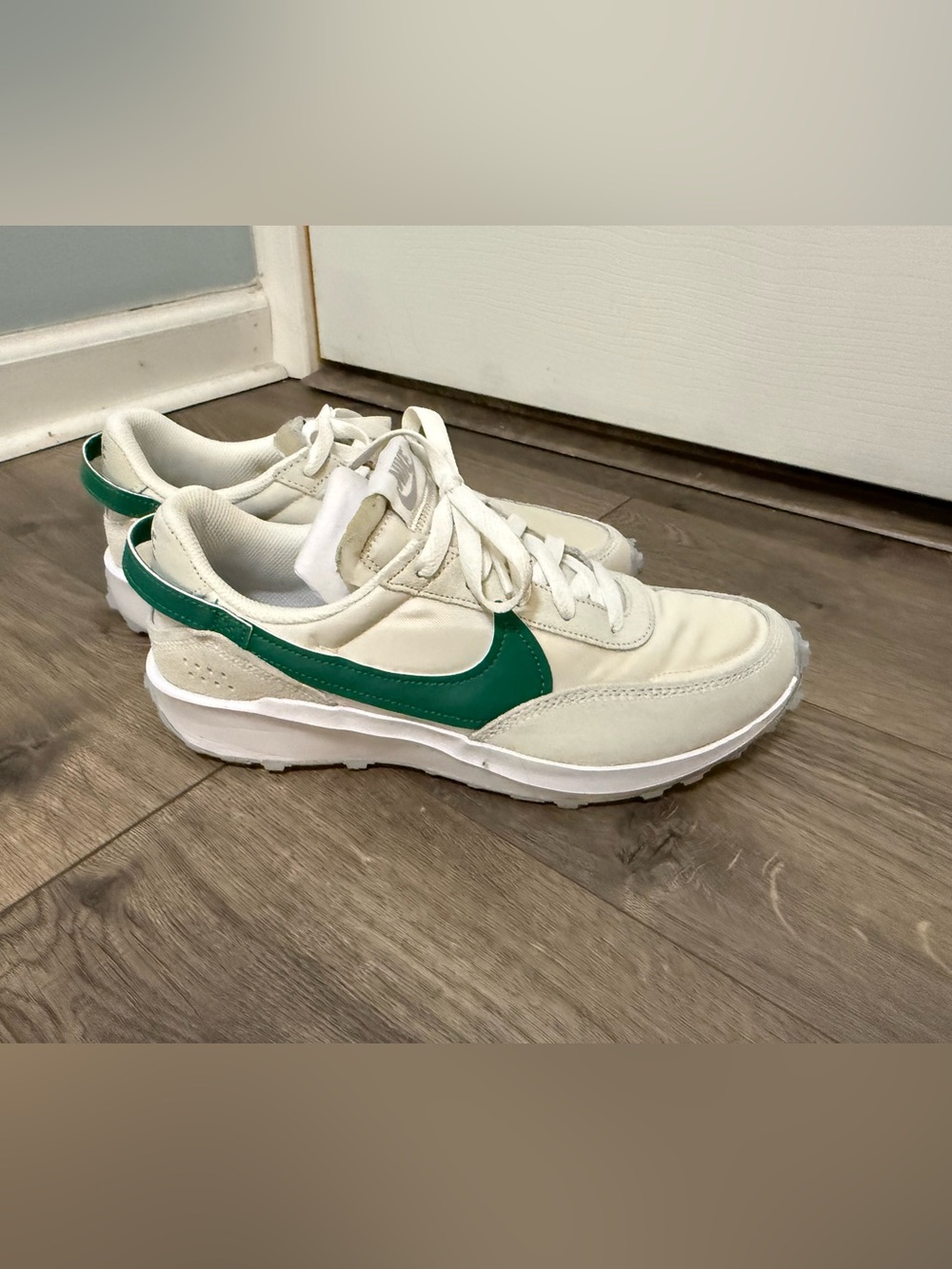 Women’s Nike waffle debut sneakers with Green Swoosh size 9